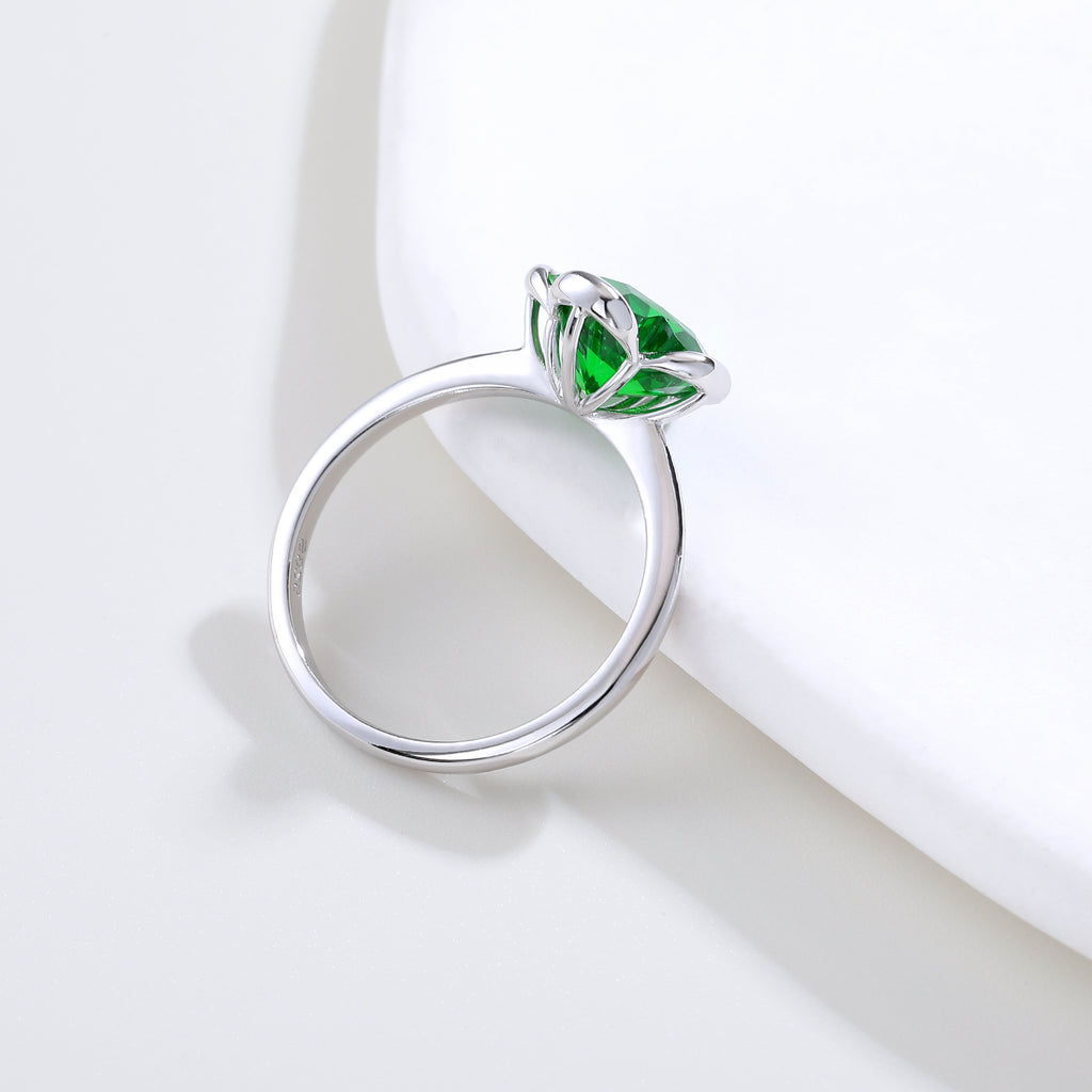 Bague en moissanite verte trèfle à quatre feuilles