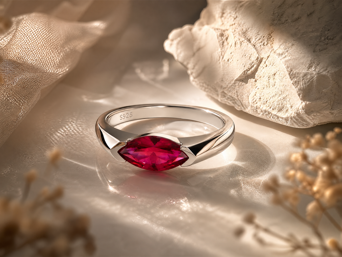 Bague marquise moderne sertie clos