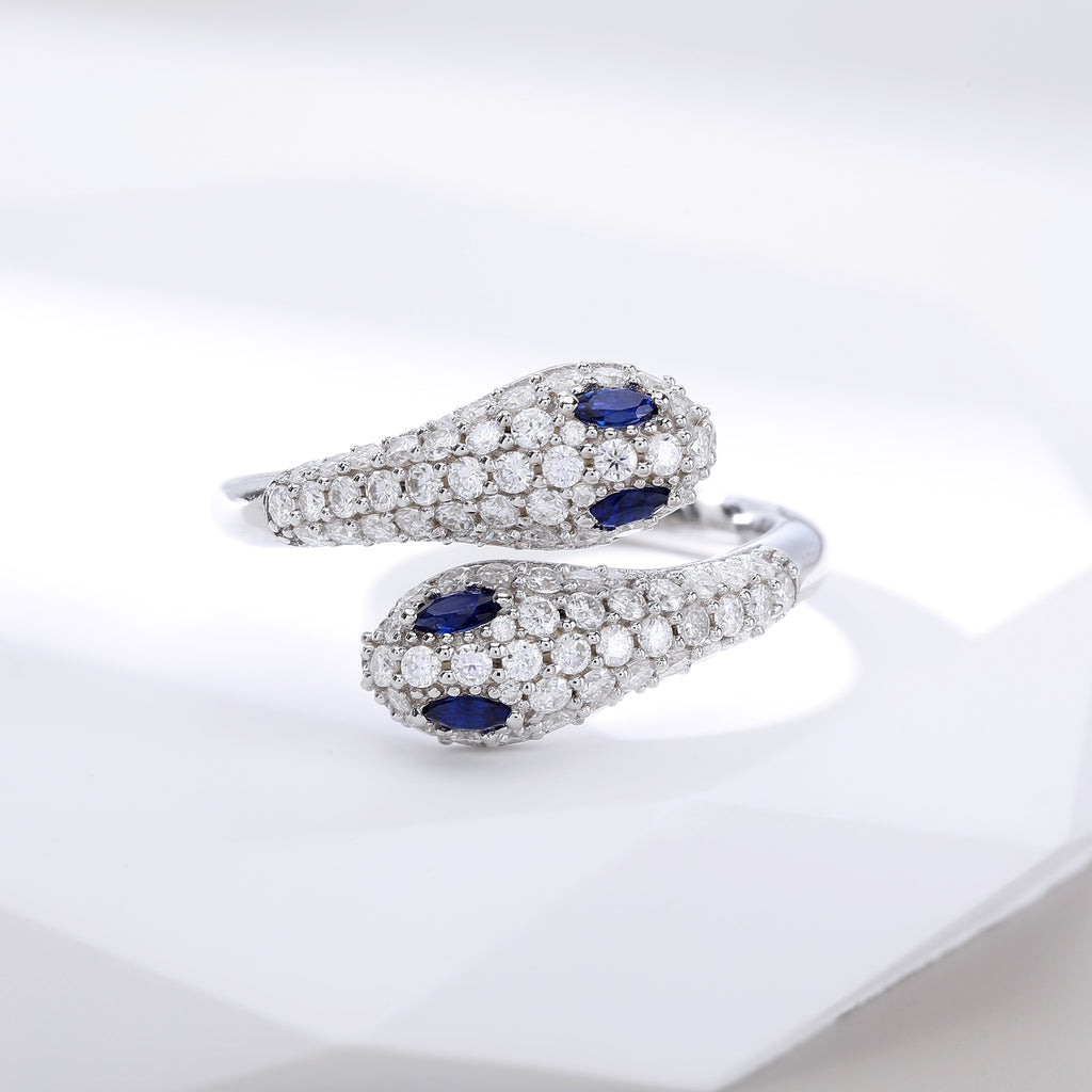 Bague ouverte à tête de serpent double pavée