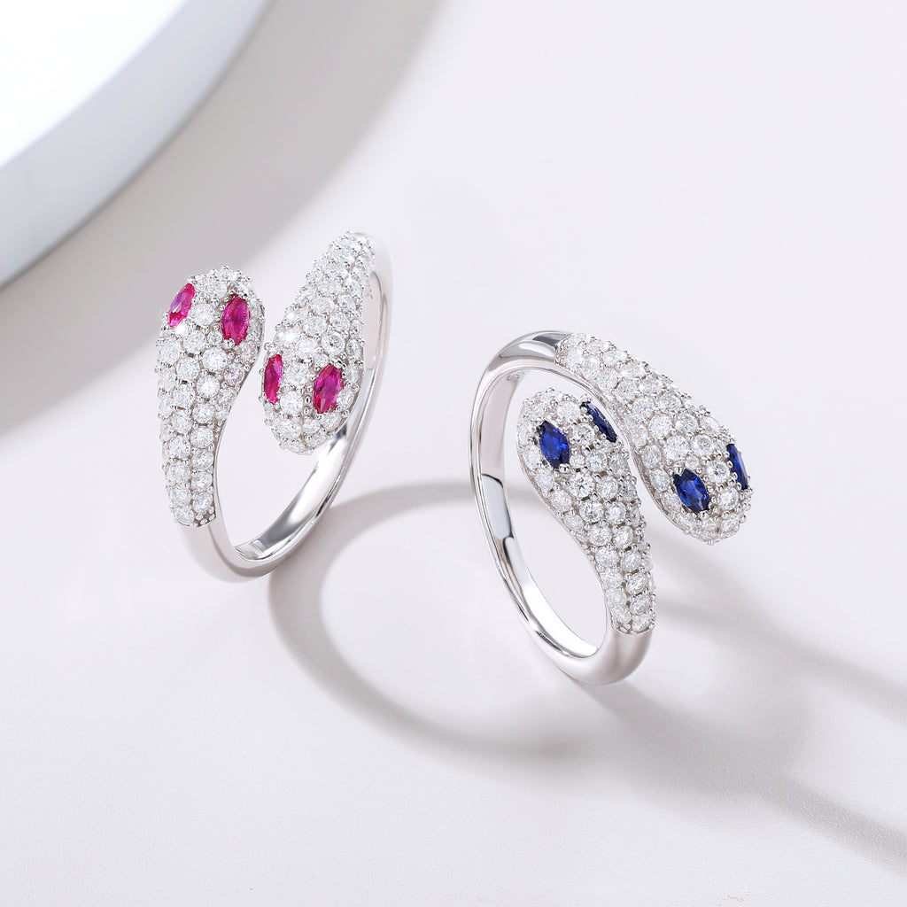 Bague ouverte à tête de serpent double pavée